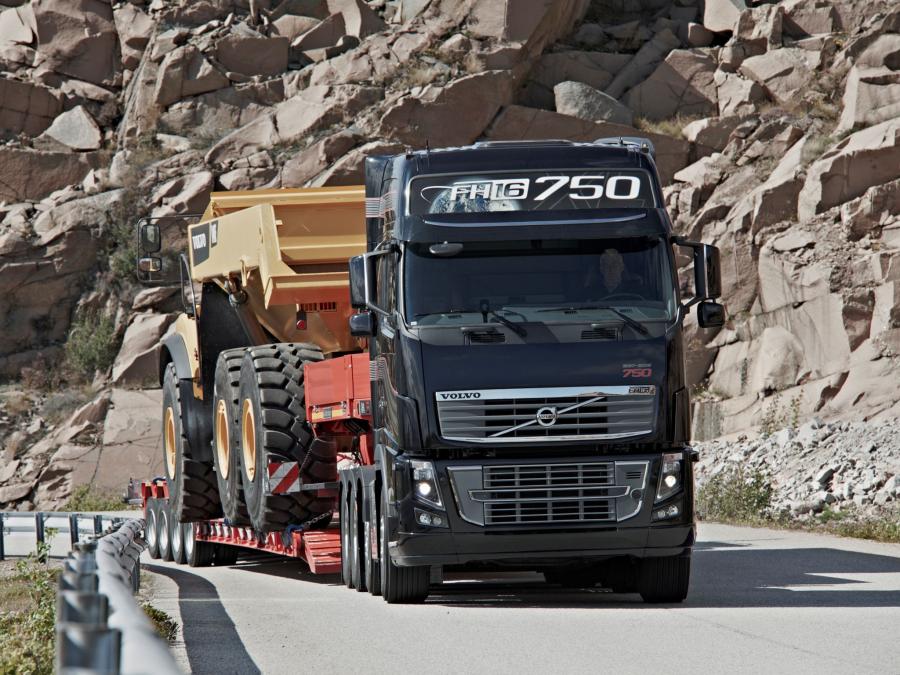  Volvo FH16 750 8x4 2011 года  (фото 6 из 12)
